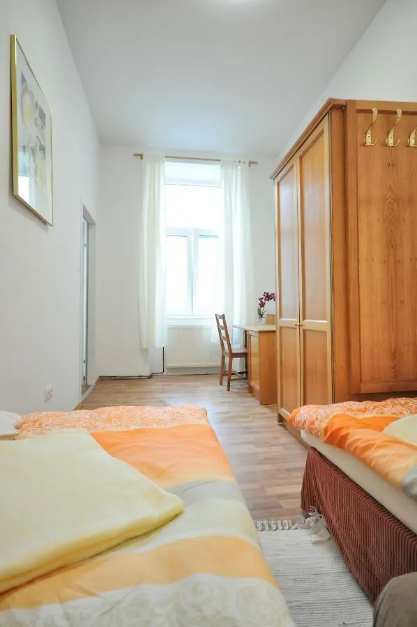 Apartment Ferienwohnung Schloessel 26/18 Vienna Austria